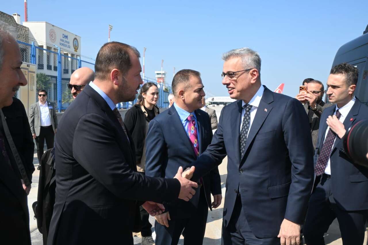 Kemal Memişoğlu Muğla’da Çiçeklerle Karşılandı 4